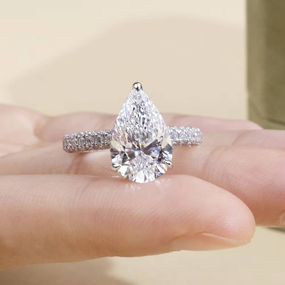 Custom IGI Certificate Gold Jewelry 18K Pear Cut 5CT E VVS2 Lab Grown Diamond Ring MSR-1897