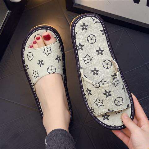 Internet Celebrity Leather Slippers for Women, Indoor Non-Slip Beauty Salon Couple Big Brand Home Men's Summer Sandals