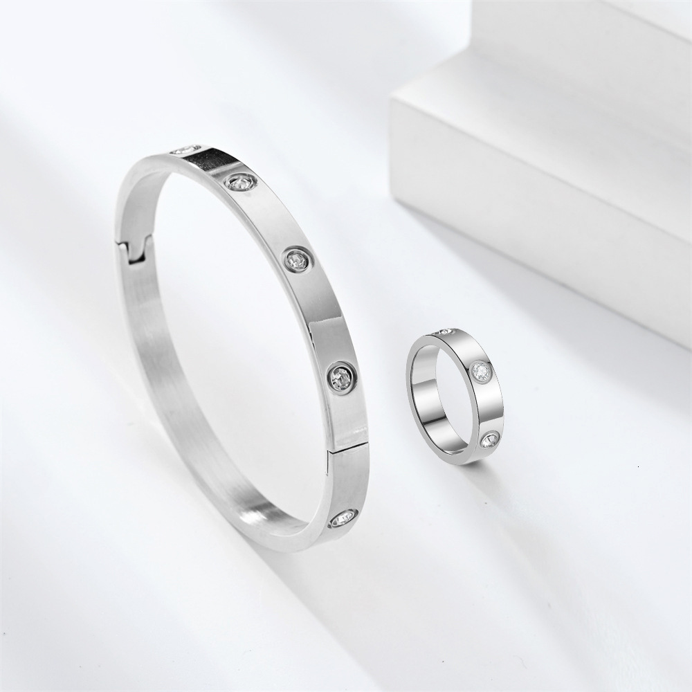 Fashion New Niche Carved Corrosion Inlaid Diamond Ring Bracelet Couple Set Source Manufacturer