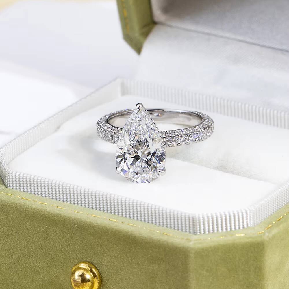 Custom IGI Certificate Gold Jewelry 18K Pear Cut 5CT E VVS2 Lab Grown Diamond Ring MSR-1897