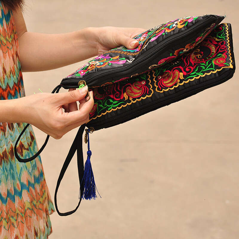 Ethnic Style Women's Clutch Fashion Exquisite Satin Embroidered Wallet