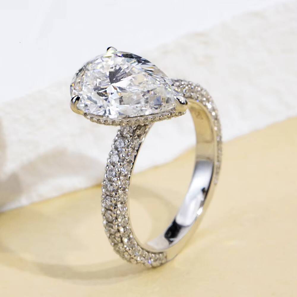 Custom IGI Certificate Gold Jewelry 18K Pear Cut 5CT E VVS2 Lab Grown Diamond Ring MSR-1897