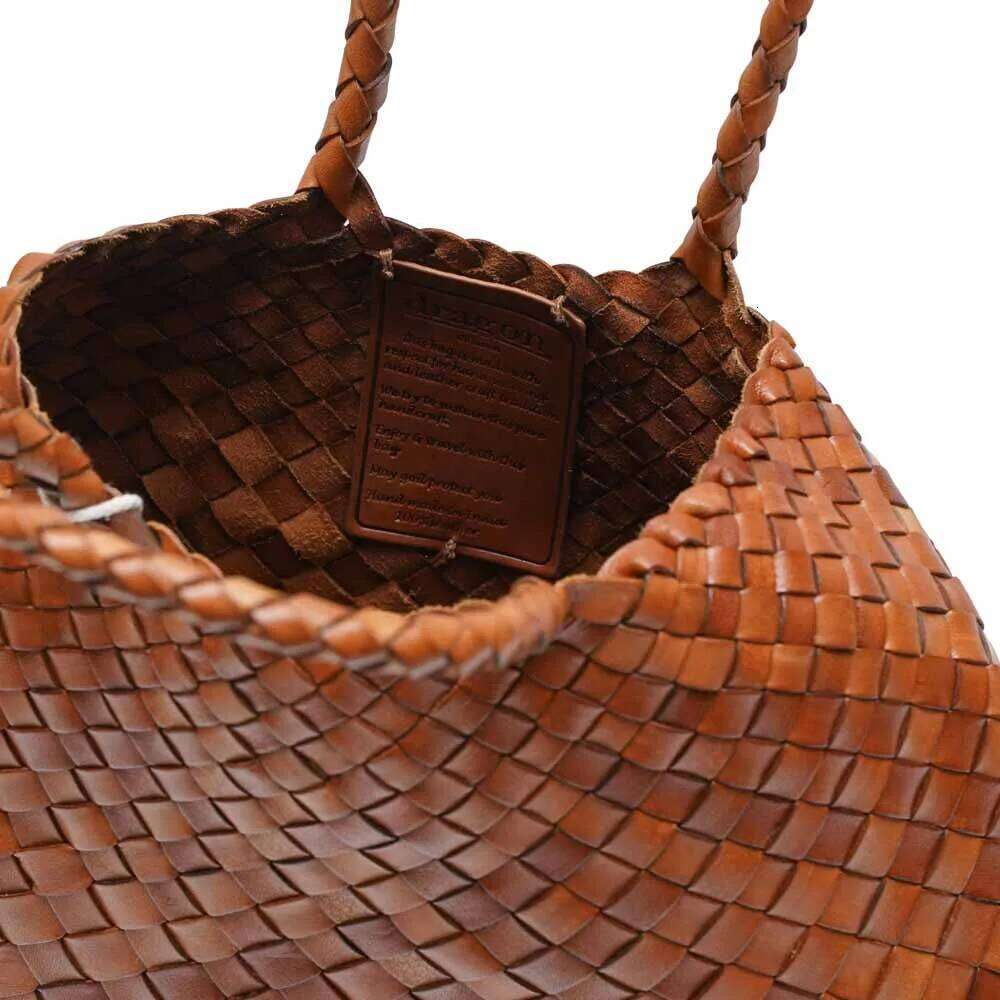 Genuine leather French hand-woven bag new niche design top layer cowhide vintage vegetable basket bag fashion lady handbag