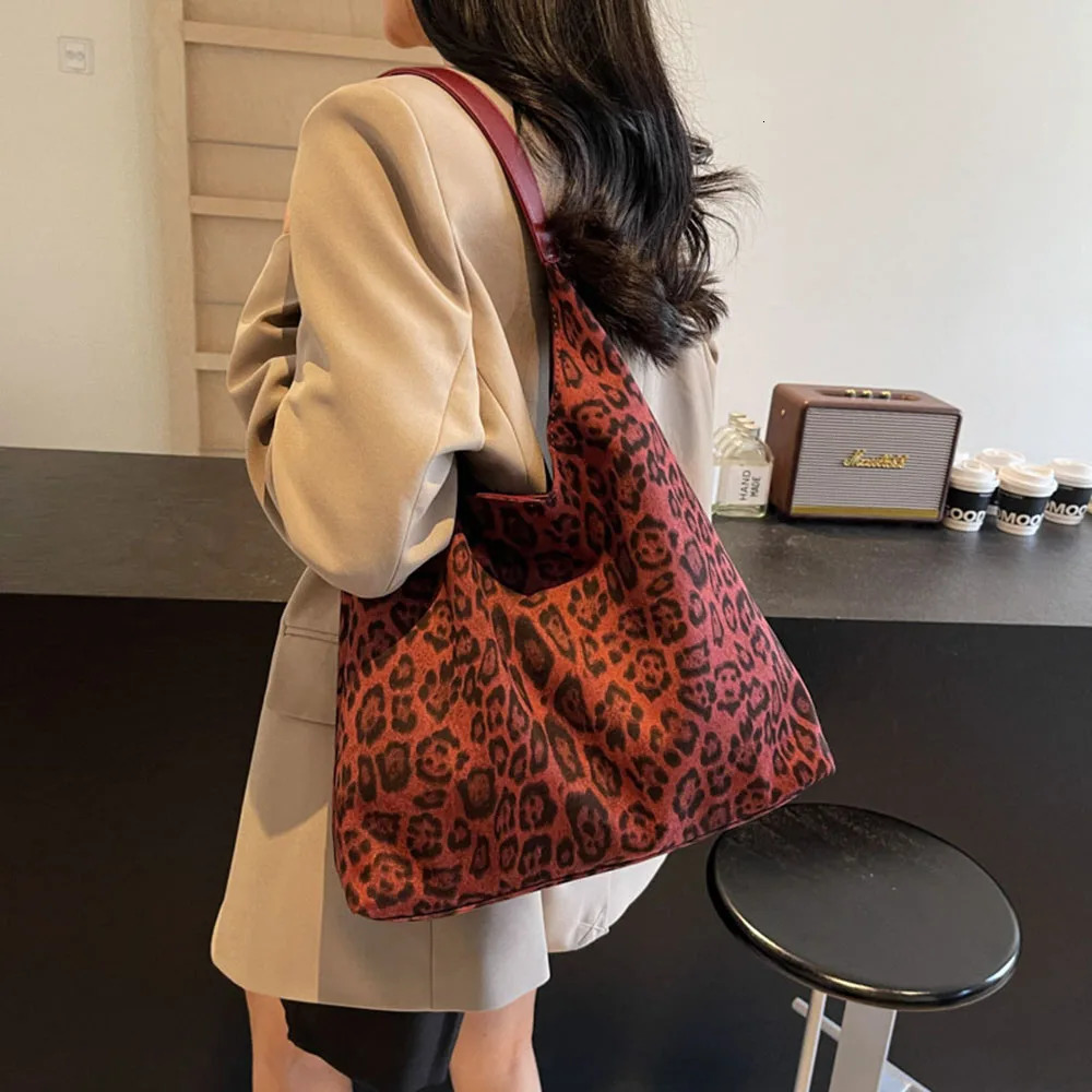 Fashion Leopard Print Shoulder Bags For Women Casual Versatile Tote Bags Soft Faux Suede Fabric Female Trendy Bag 260123