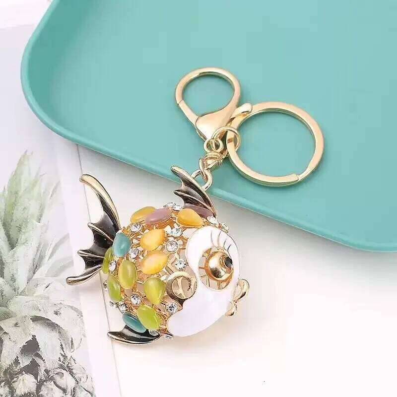 New Sweet Marine Life Pendant Keychain Unisex Small Crystal Beads Mobile Phone Car Key Ornaments Girls Birthday Gift Handicrafts Z260130