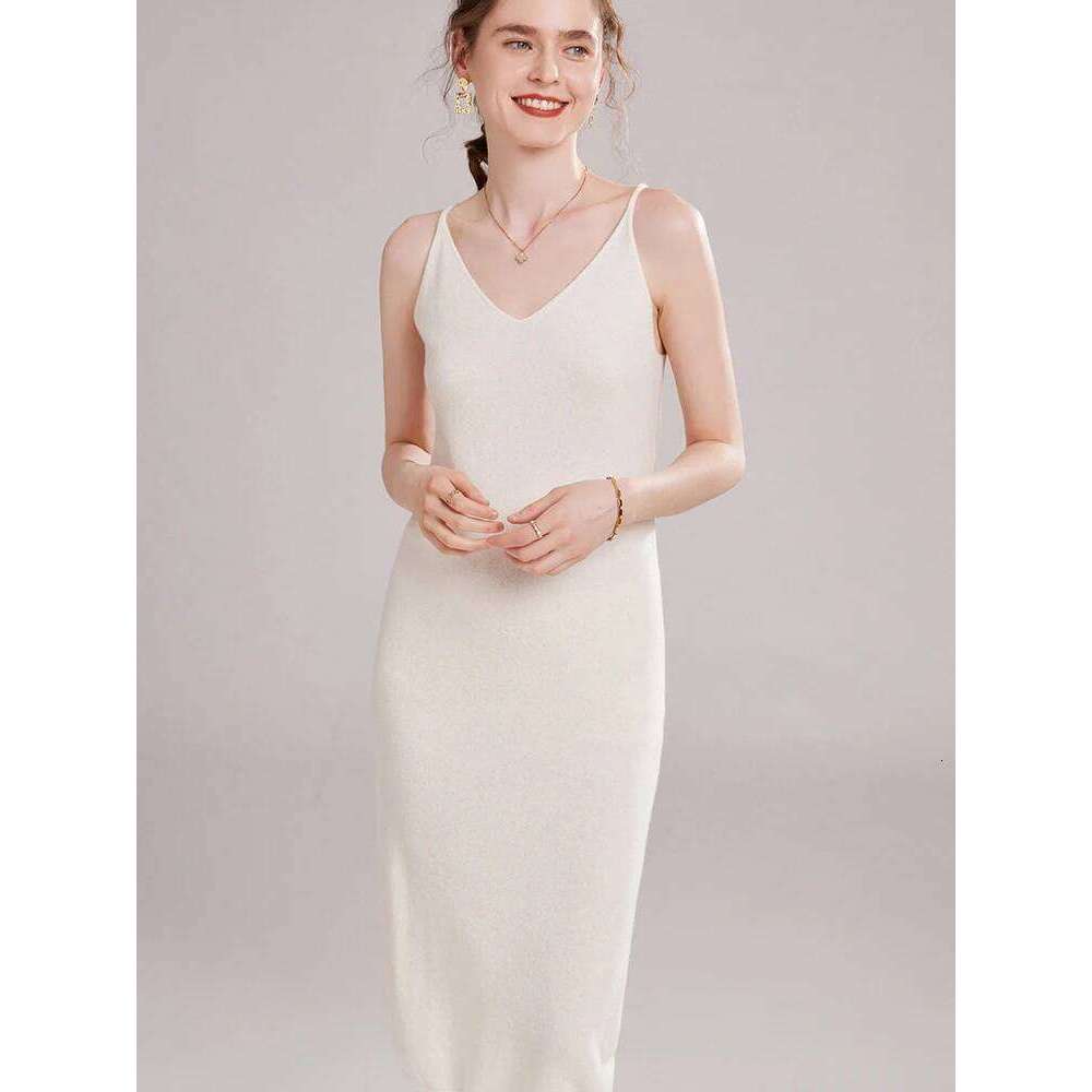 CHICUU Women 100% Vest Autumn Winter Basic Sleeveless Cashmere Knitwear Office Lady Grace Style Dress XJ260130