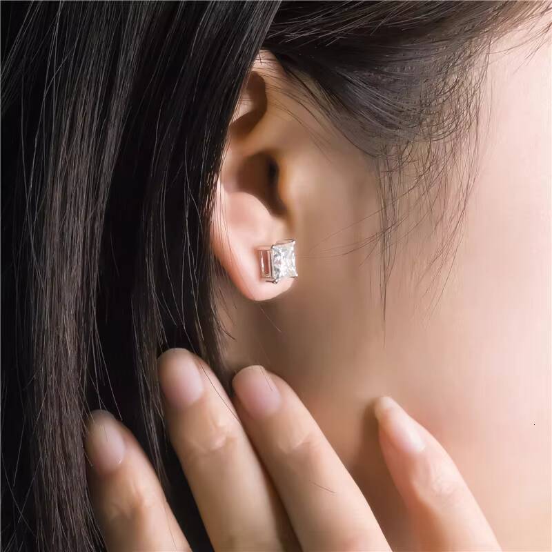 Messi Jewelry Woman 18K White Gold 08ct FG VS Square Princess Cut Lab Grown Diamond Stud Earrings