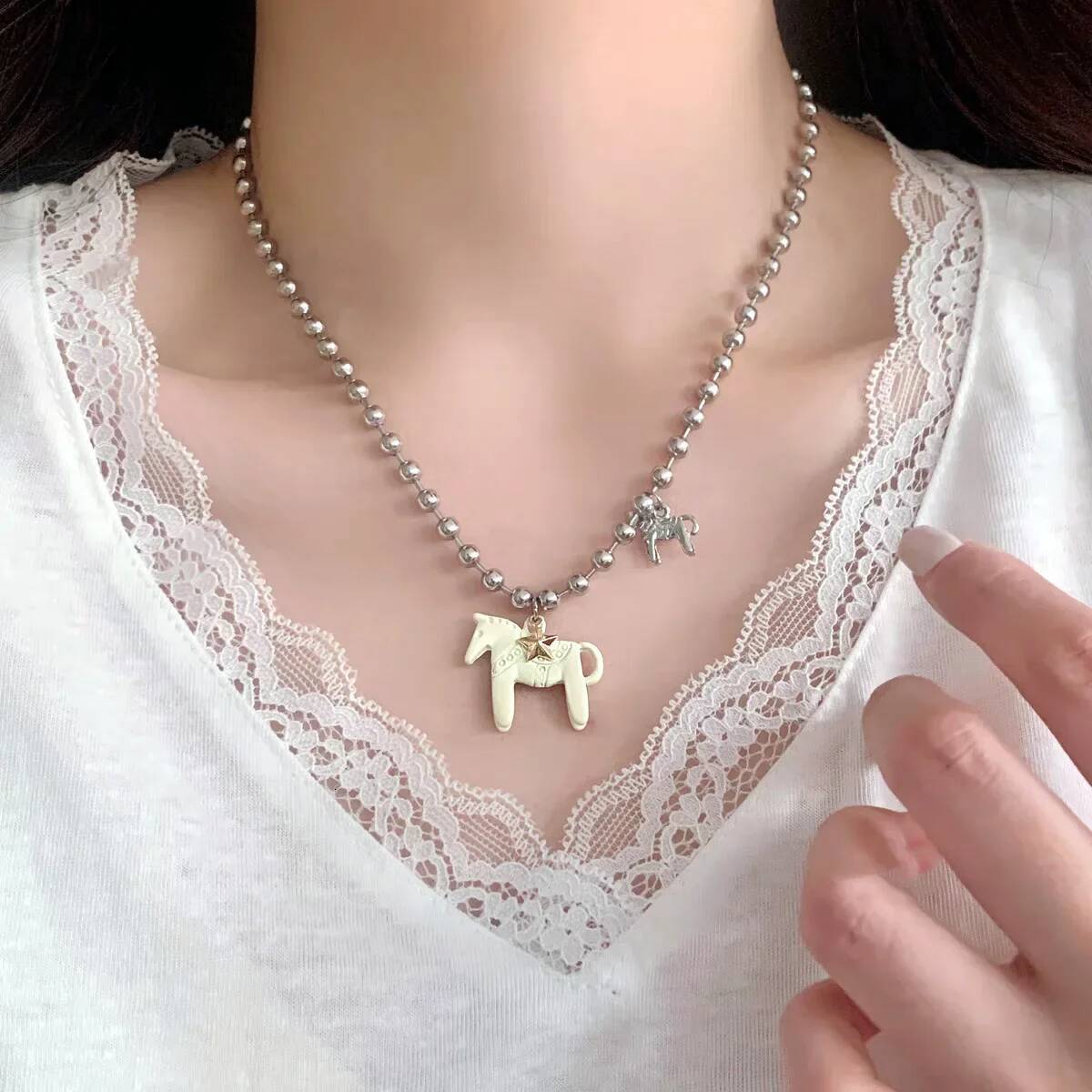 Funny Cute White Black Pink Color Enamel Colt Horse Pendant Necklaces For Women Alloy Beads Chain Chokers Fashion Jewelry