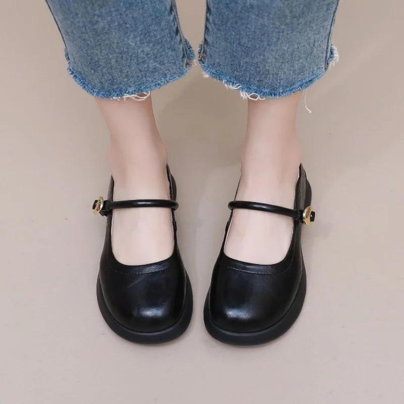 All-Season Plus Size Mary Jane Shoes for Women - Single Strap Shallow Cut Leather Flats Comfortable Fashion Flats 260124