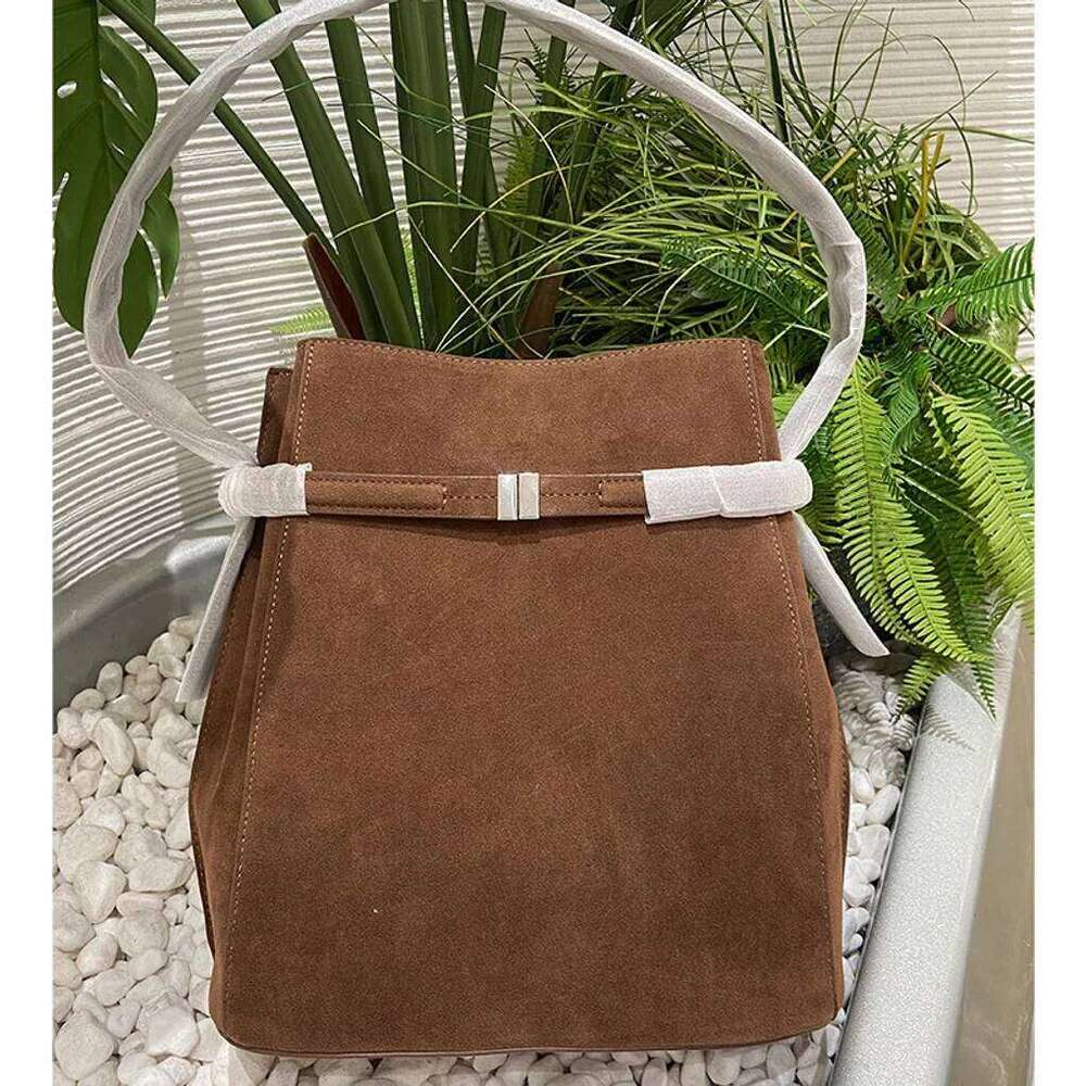 Hot Selling New Minimalist Indie Bucket Luxe Versatile Shoulder Commuter Simple Handheld Purse Premium Women's Bag Luxury Bags PIERRELOUES