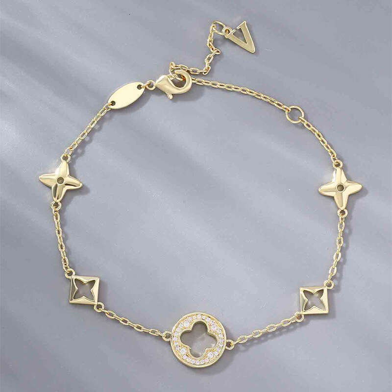 Openwork Four-Leaf Clover Women's Bracelet, French-inspired Luxury Fashion Jewelry Floral Women's Elegant Jewelry
