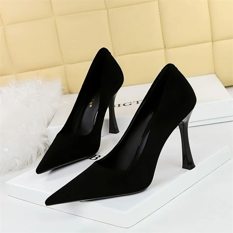 Fashion Suede Black Women Simple Pumps Wine Glasses High Heels Shallow Mouth Pointed Toe Office Comfort Single Shoes 260123