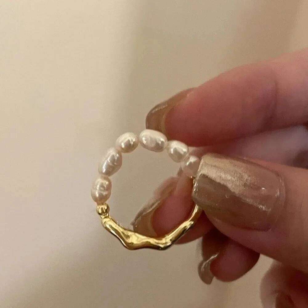 Korean Retro Elastic Rope Imitation Pearl Beaded for Women Fashion Party Metal Chain Splicing Finger Ring Jewelry WomenGift XJ260130