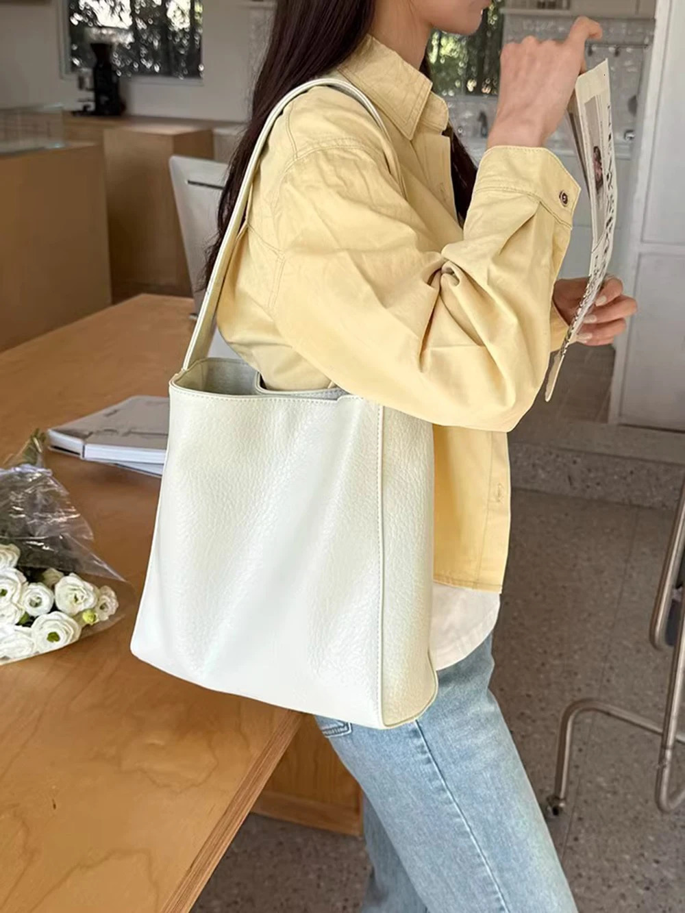 Casual Solid Color Soft PU Leather Womens Large Capacity Tote Bag Fashion Wide Shoulder Strap Female Single Shoulder Bag 260123