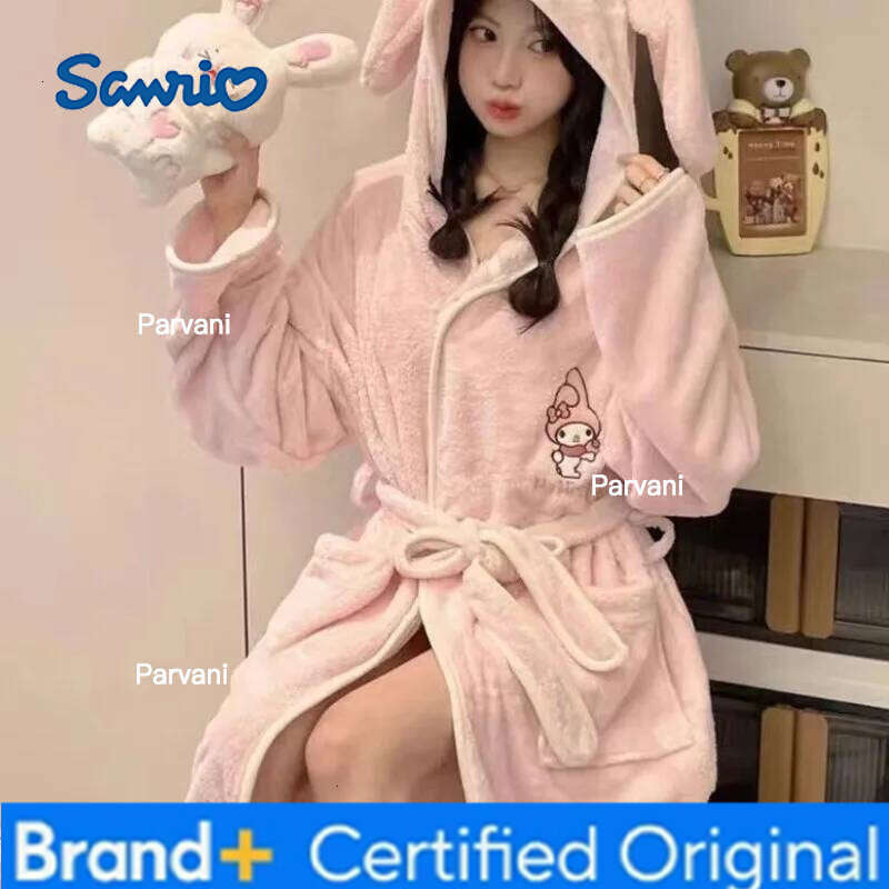 Sanrio Kuromi my melody cinnamoroll cartoon long bathrobe gift anime peripheral creative cute hooded thickened home pajamas wholesale H260130