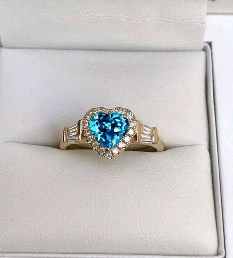 Elegant Noble Gold Color Heart Ring for Women Fashion Inlaid White Zircon Stones Wedding Rings Bride Engagement Jewelry XJ260130