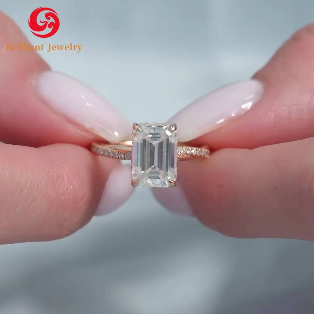 Factory Customized 18K Gold CVD HPHT VVS Lab Grown Created Engagement Ring IGI Certified Emerald Diamond for Women