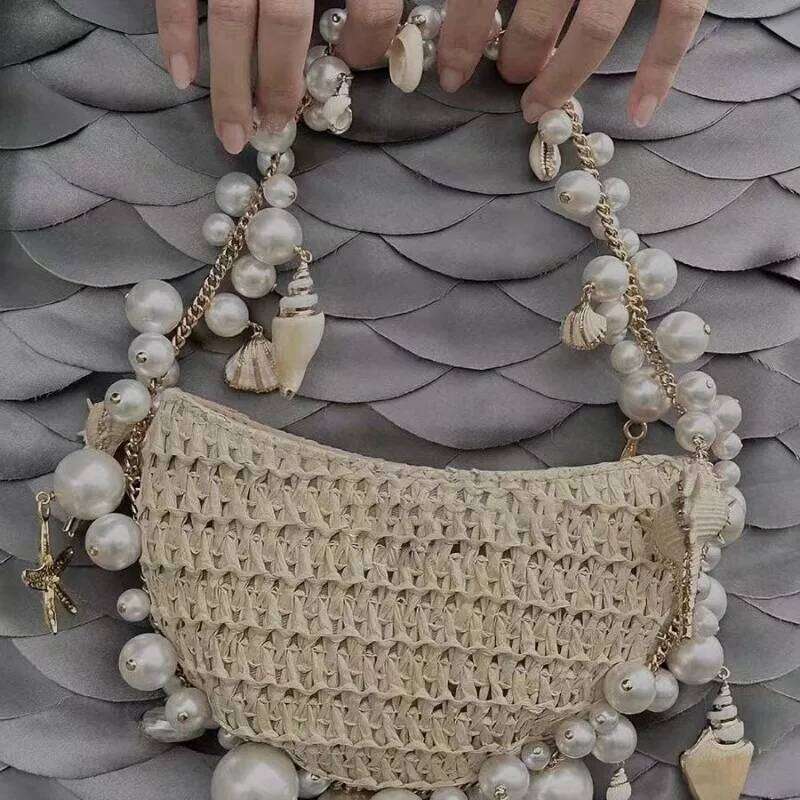 Fairy Pearl Conch Grass Woven Handheld Crossbody Small Mobile Phone Bag