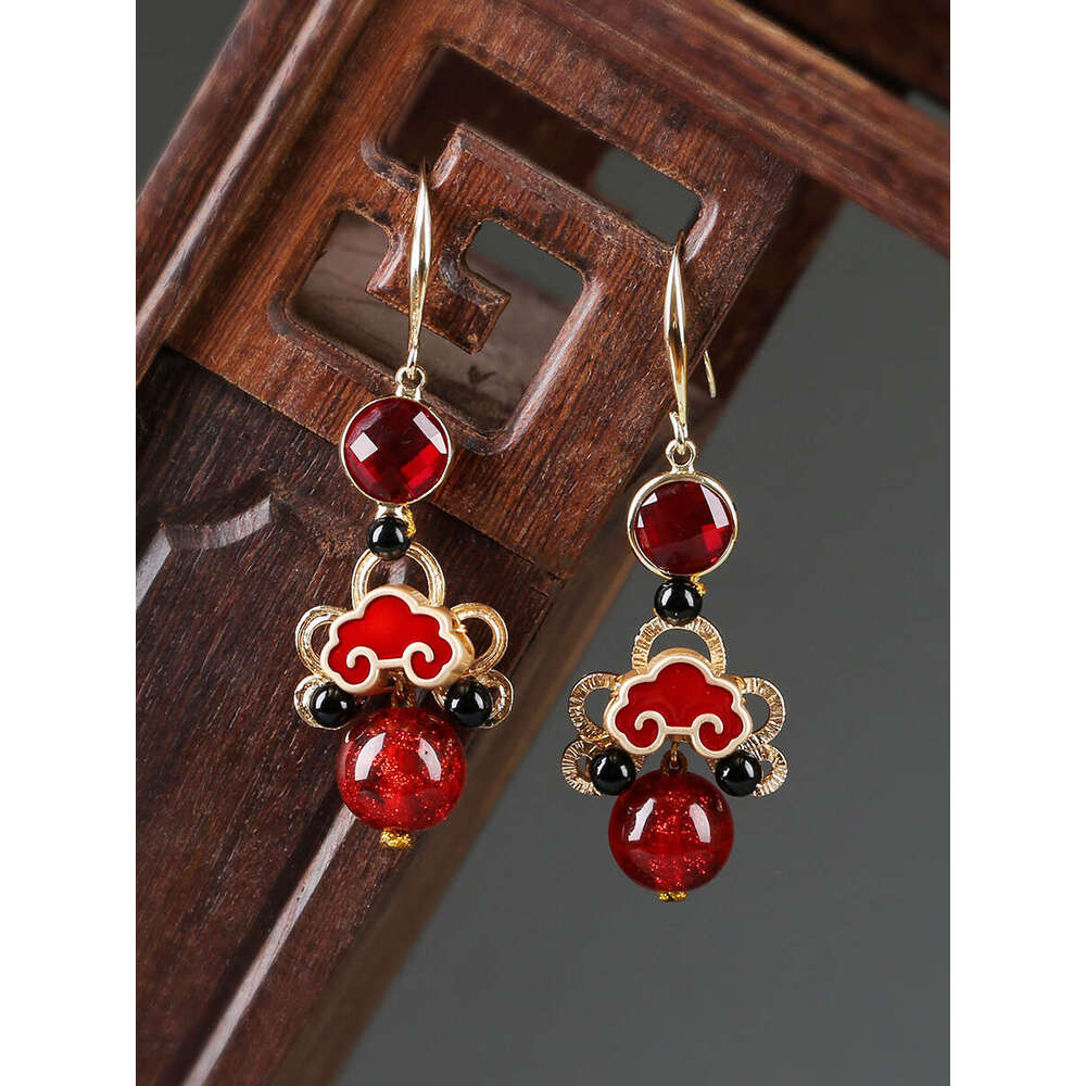 Chinese Style Red Year New Festive Exquisite Bride with Classical Features 2024 Earrings for Women