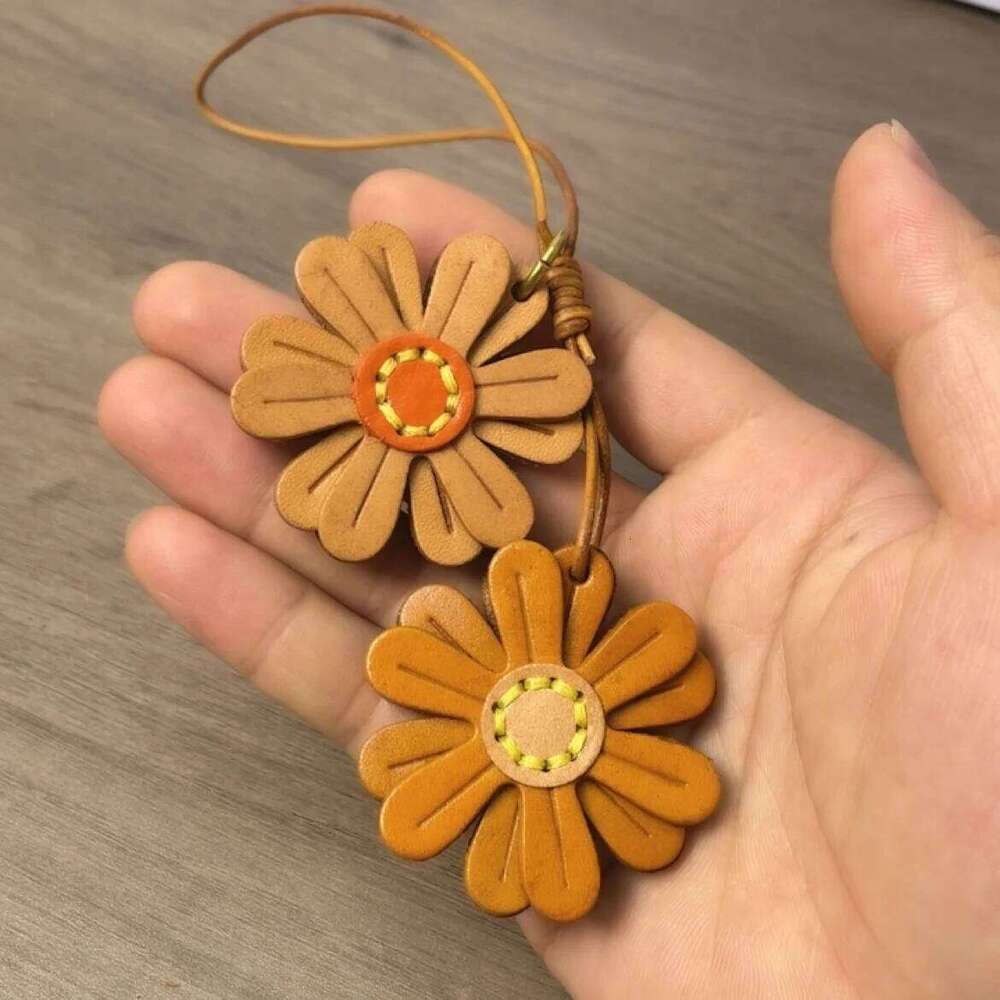 Genuine Leather Sunflower Bag Charm Handmade Keychain Cute Car Accessory Z260130