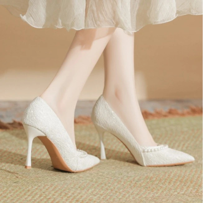 High Heels Womens Pearl Lace High Heels Womens Thin Heels Pointed Bridesmaids Solid Color Large Size Wedding Shoes 260123