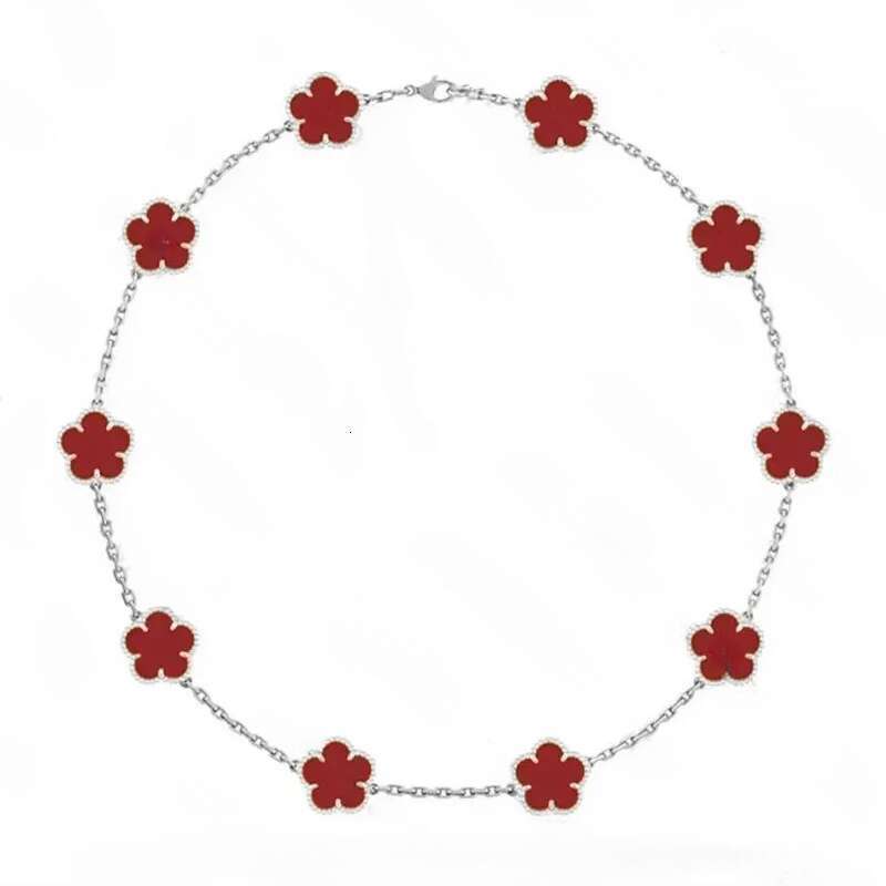 Clover Necklace Luxury Necklace For Woman Leaf Clover Necklace Gold Jewelry Suitable For Daily Wear Silver Jewelry Flowers Pendant Necklace Wedding Gi