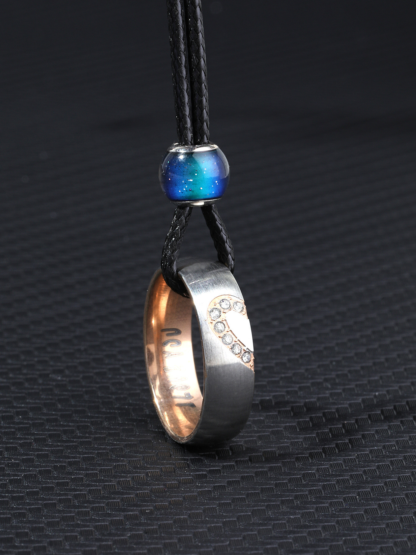 Exclusive Creative New Color-Changing Round Bead Half Peach Heart Black Rose Gold Inlaid Diamond Couple Rings Necklace