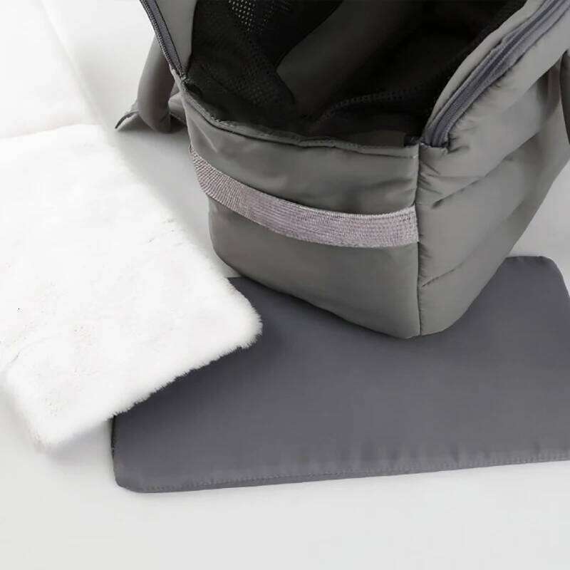 Handle For Puppy And Cat Winter Carrier Windproof Portable Pet Travel Bag With Warm Mat 26H0130