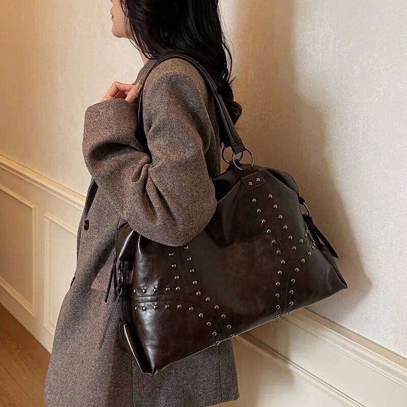 Retro Trendy Rivet Fashionable Tote for Woman Shoulder Bags Large Capacity Bag Purse and Handbags Z260130