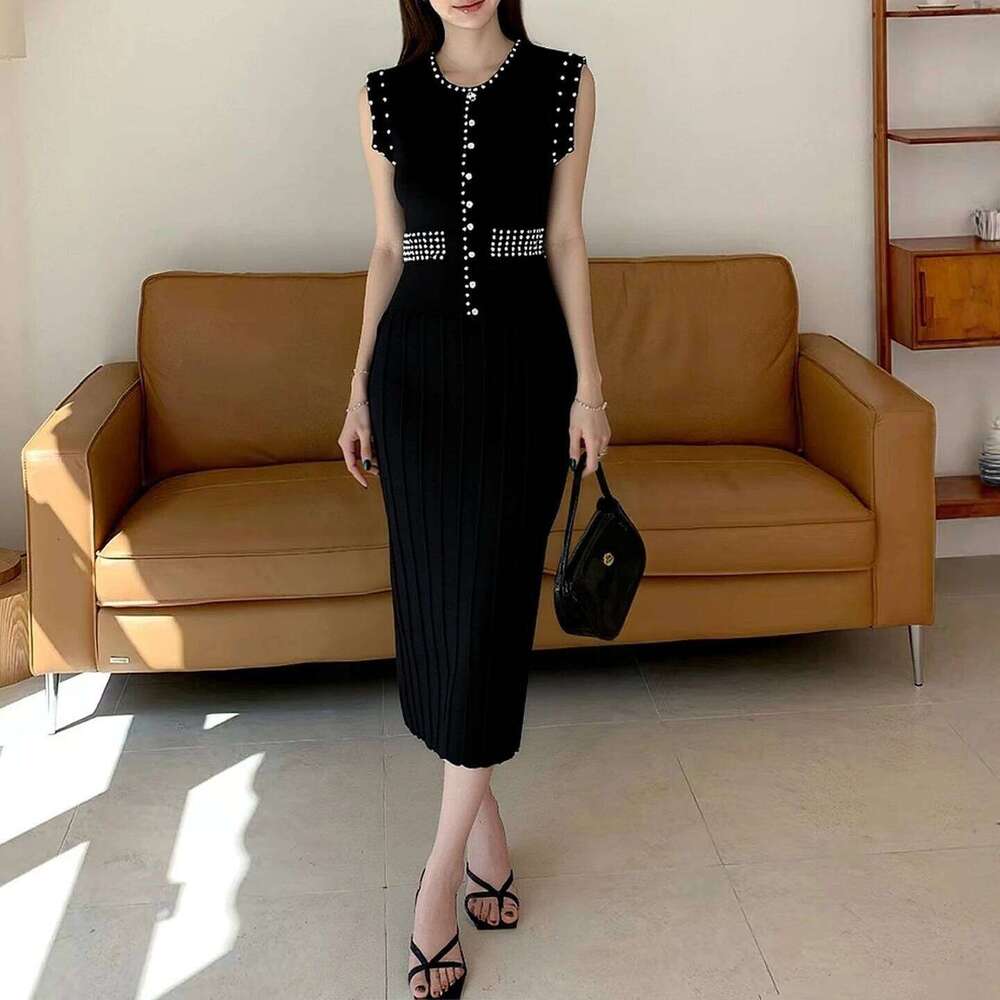 YuooMuoo 2026 New Arrival Women Knitted Long Elegant O-neck Pearls Pleated Sweater Dress Korean Office Lady Vestidos XJ260130