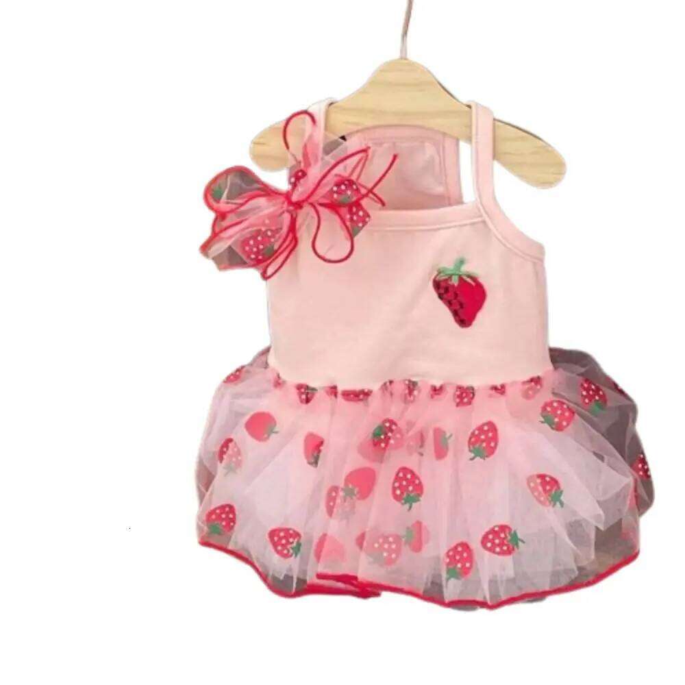 Sweet Cute Dog Dresses Sleeveless Princess Dress Pet Clothes XS-XL Strawberry Daisy Pattern Cat Skirts Summer H260130