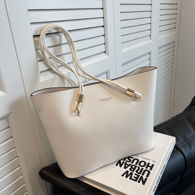 New large-capacity single-shoulder bag, simple and versatile commuter tote bag, fashion trend bridal bag, underarm bag, women's bag, laptop bag