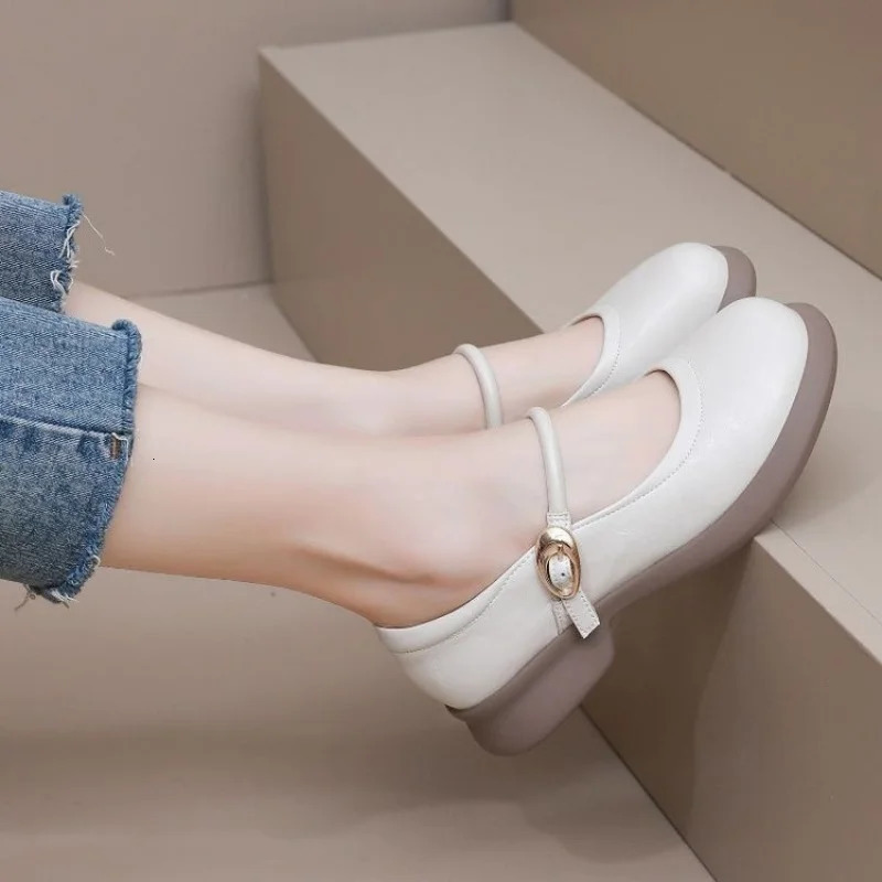 All-Season Plus Size Mary Jane Shoes for Women - Single Strap Shallow Cut Leather Flats Comfortable Fashion Flats 260124