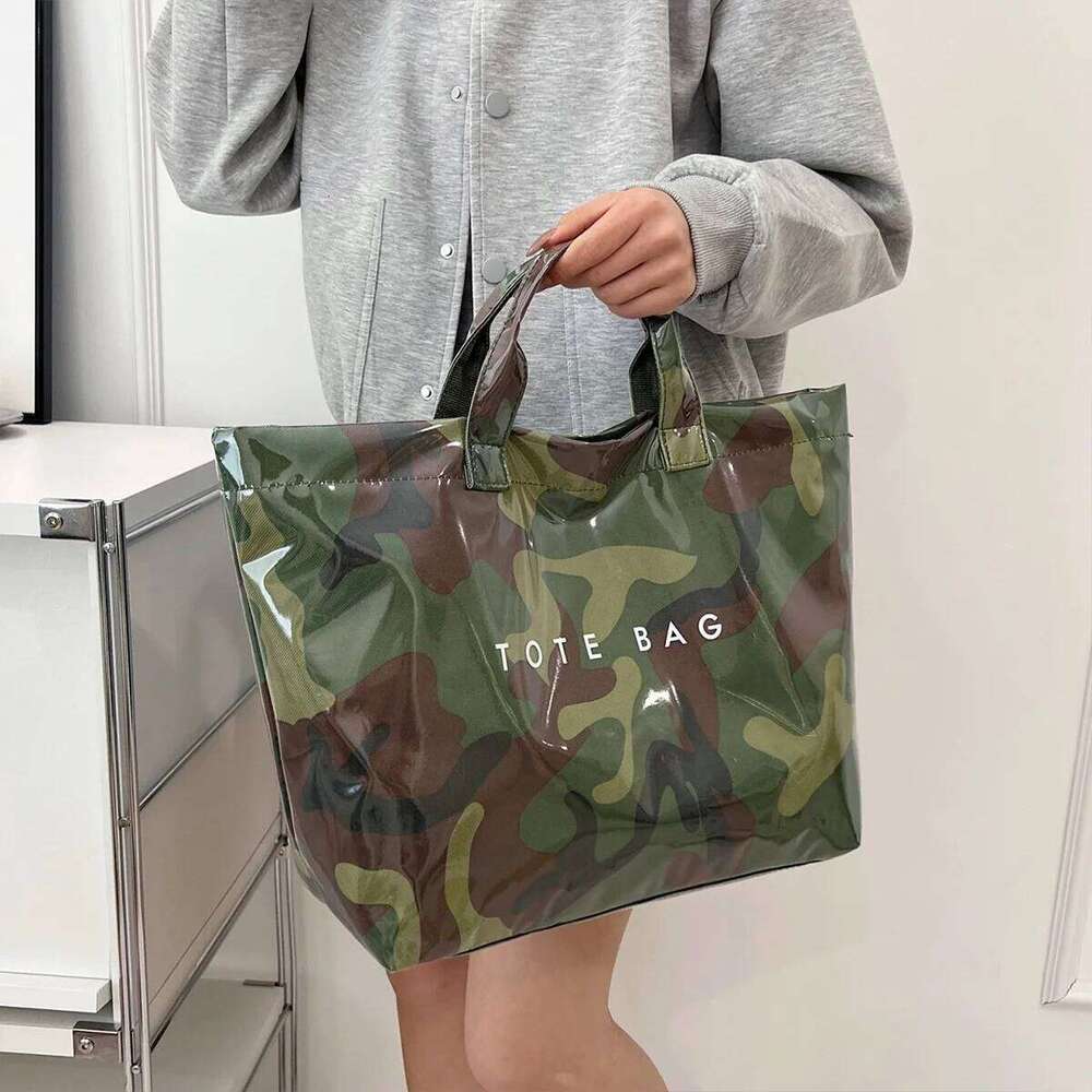 Camouflage Leaf Print Korean Style Tote Bag Clear PVC with Magnetic Clasp Large Capacity Water Resistant Easy Clean Commute Z260130