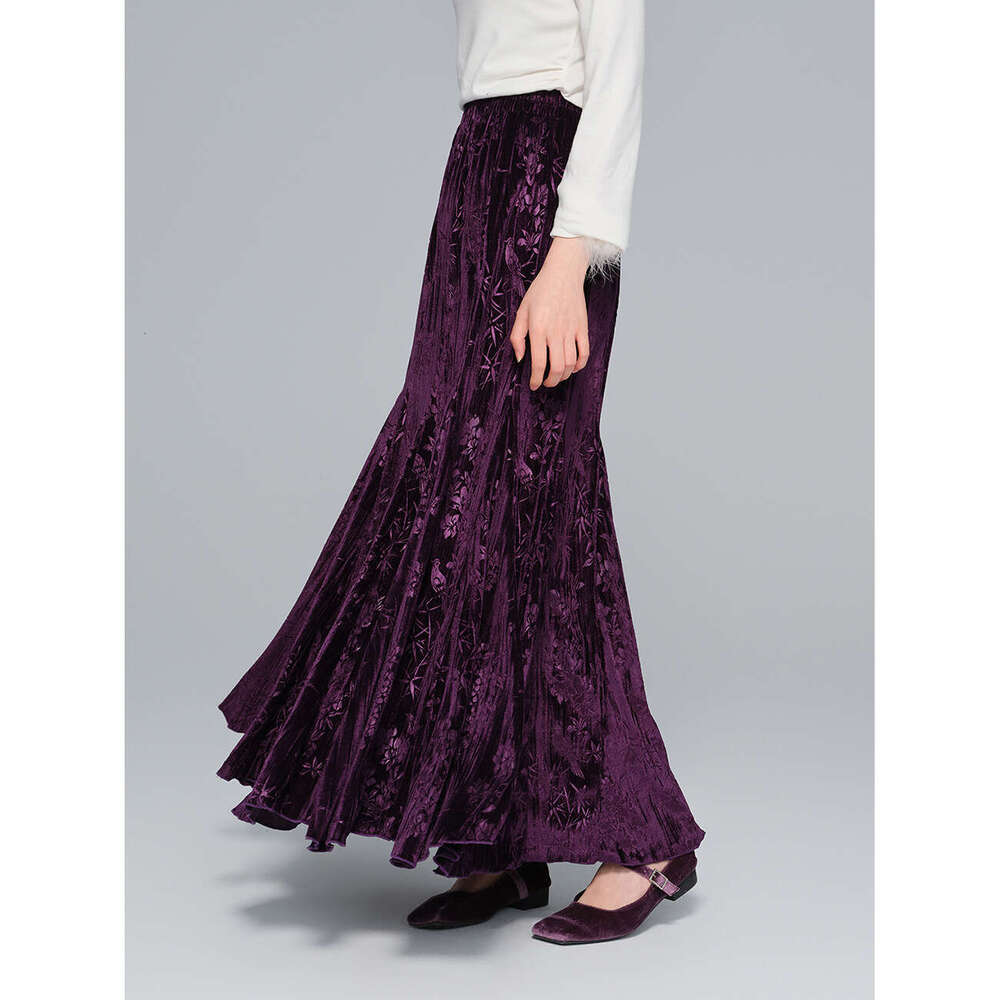 Zhihetang Velvet Autumn Winter High Waist Retro New Thickened Pleated Embossed Long Skirt LEEGO LENS