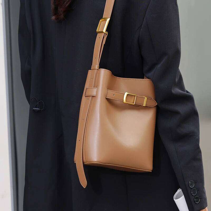 Women's Genuine Leather Cowhide Bucket Shoulder Bag Vintage Handbag Crossbody Luxury Designer Commuting Handbag