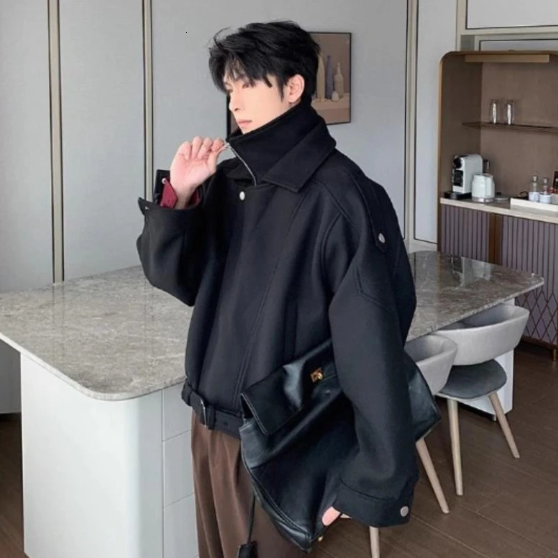 Autumn Winter Short Woolen Coats Men Cotton Clips Fake Two Pieces Stand Collar Simple Parkas Irregular n Thickening Jackets 260122