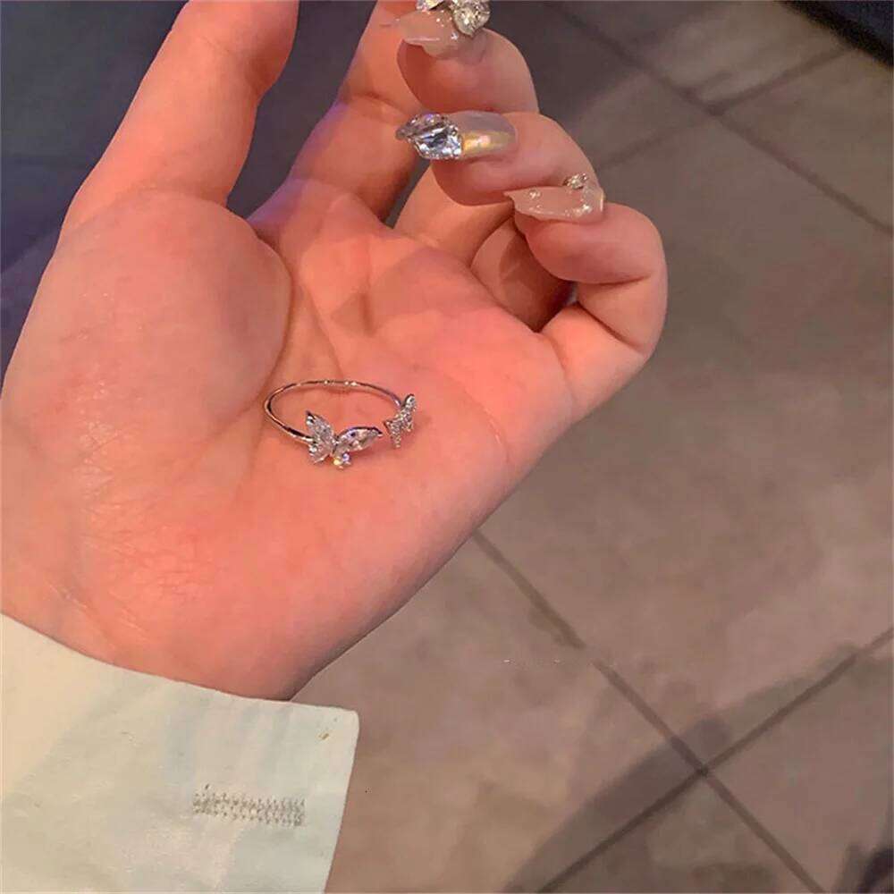 Fashion Adjustable Open Acrylic Crystal Butterfly For Women Kpop Silver Color Zircon Finger Ring Party Jewelry Wholesale XJ260130