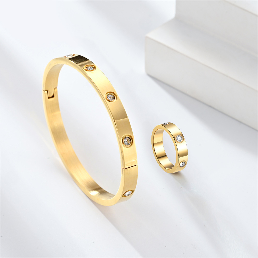 Fashion New Niche Carved Corrosion Inlaid Diamond Ring Bracelet Couple Set Source Manufacturer