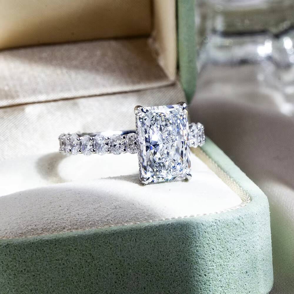 New Design IGI Certified Engagement Ring Jewelry 52CT F VS1 18k Solid Gold Radiant Lab Grown Diamond