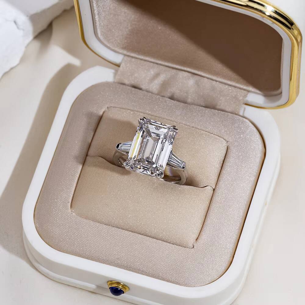 Jewelry in Stock MSR-400 18K White Gold Engagement Solitaire Ring Emerald Cut 302CT D VS1 Lab Grown Diamond Ring