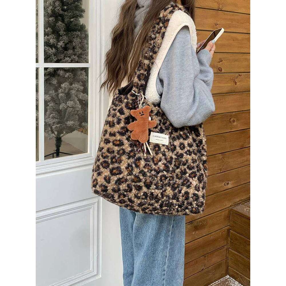 2025 autumn/winter new leopard print plush fashionable and casual shoulder bag, women's daily commuting bag Z260130