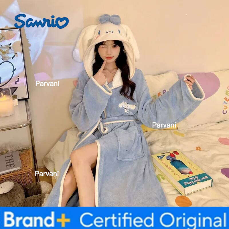 Sanrio Cartoon Kuromi Cinnamoroll My Melody Womens Hooded Bathrobe Ladies Plush Warm Long Robe Fleece Nightgown Sleepwear H260130