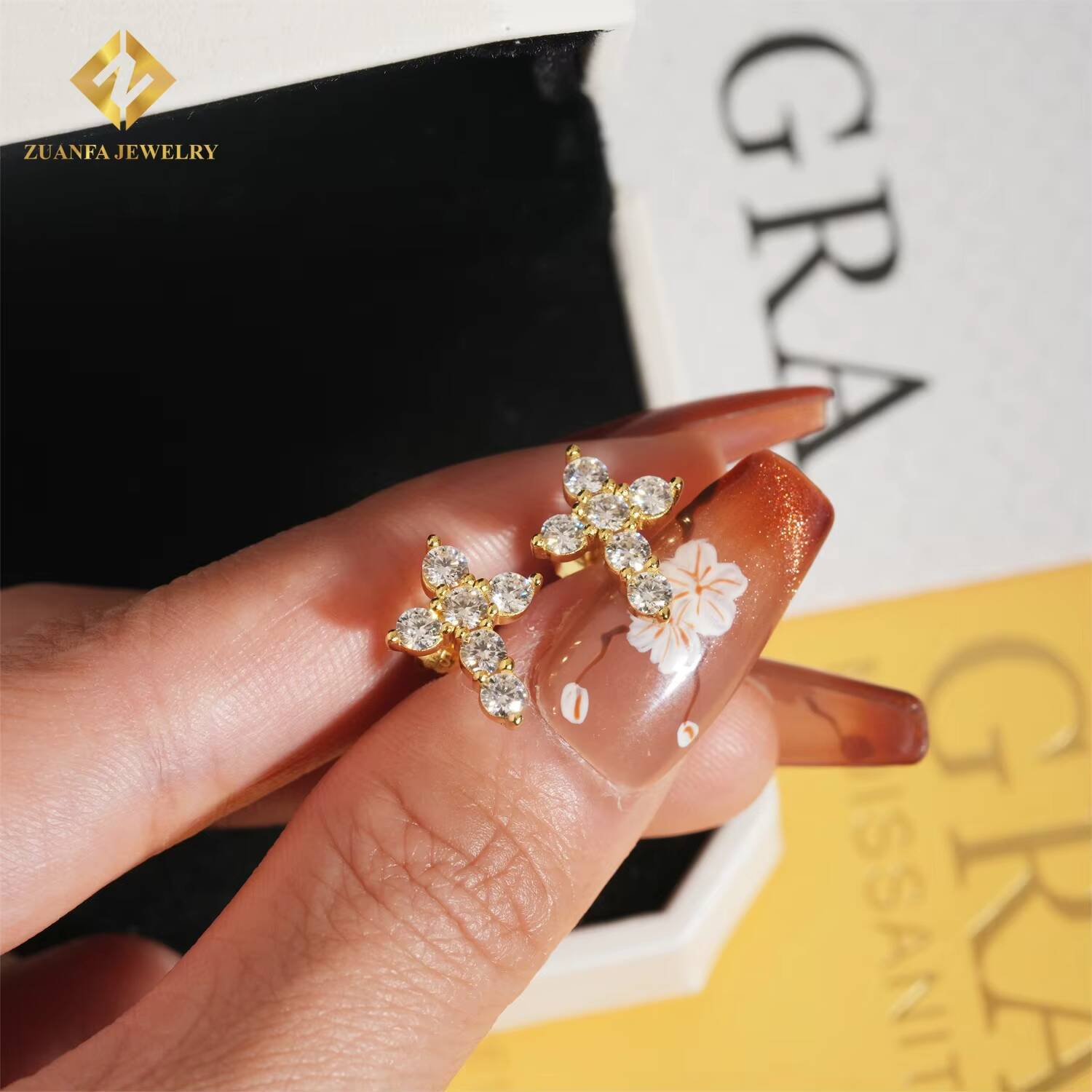 Fine Hip Hop Moissanite Jewelry Iced Out VVS Moissanite Diamond Ear Studs 925 Sterling Silver Cross Stud Earrings for Men Women