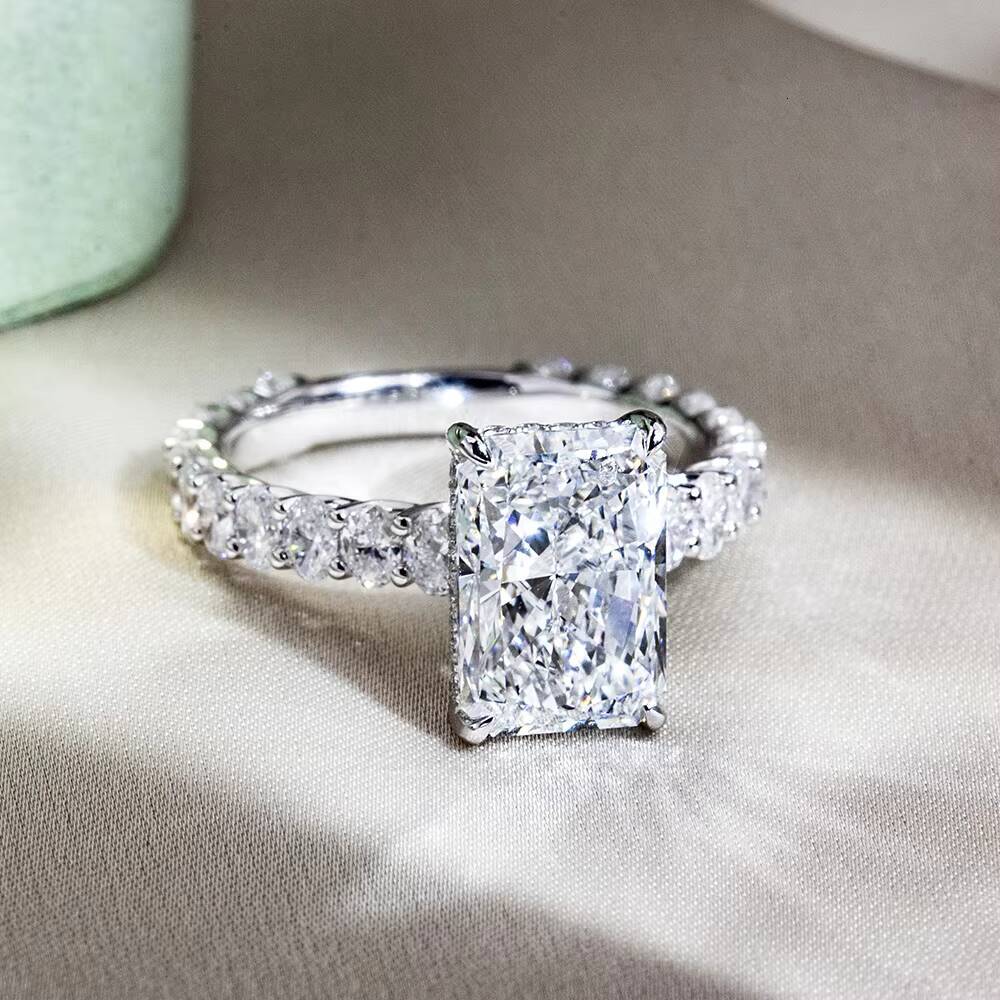 New Design IGI Certified Engagement Ring Jewelry 52CT F VS1 18k Solid Gold Radiant Lab Grown Diamond
