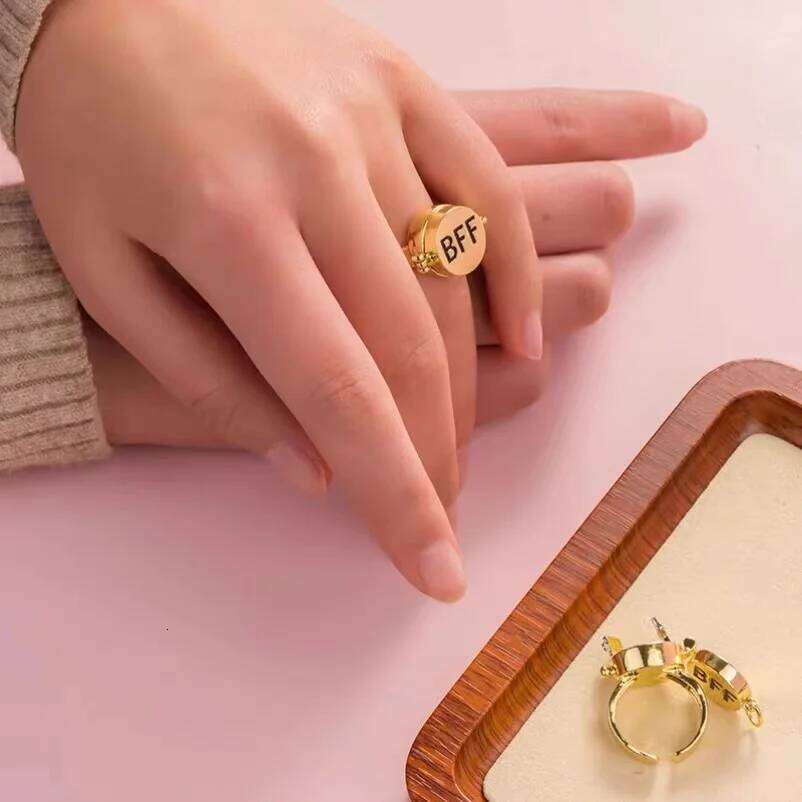 YILUOCD 2 Pcs Gold Color Spinner BFF Matching Rings Best Friend Open Rotate Ring Forever Friendship Cute Cartoon Anime Jewelry XJ260130