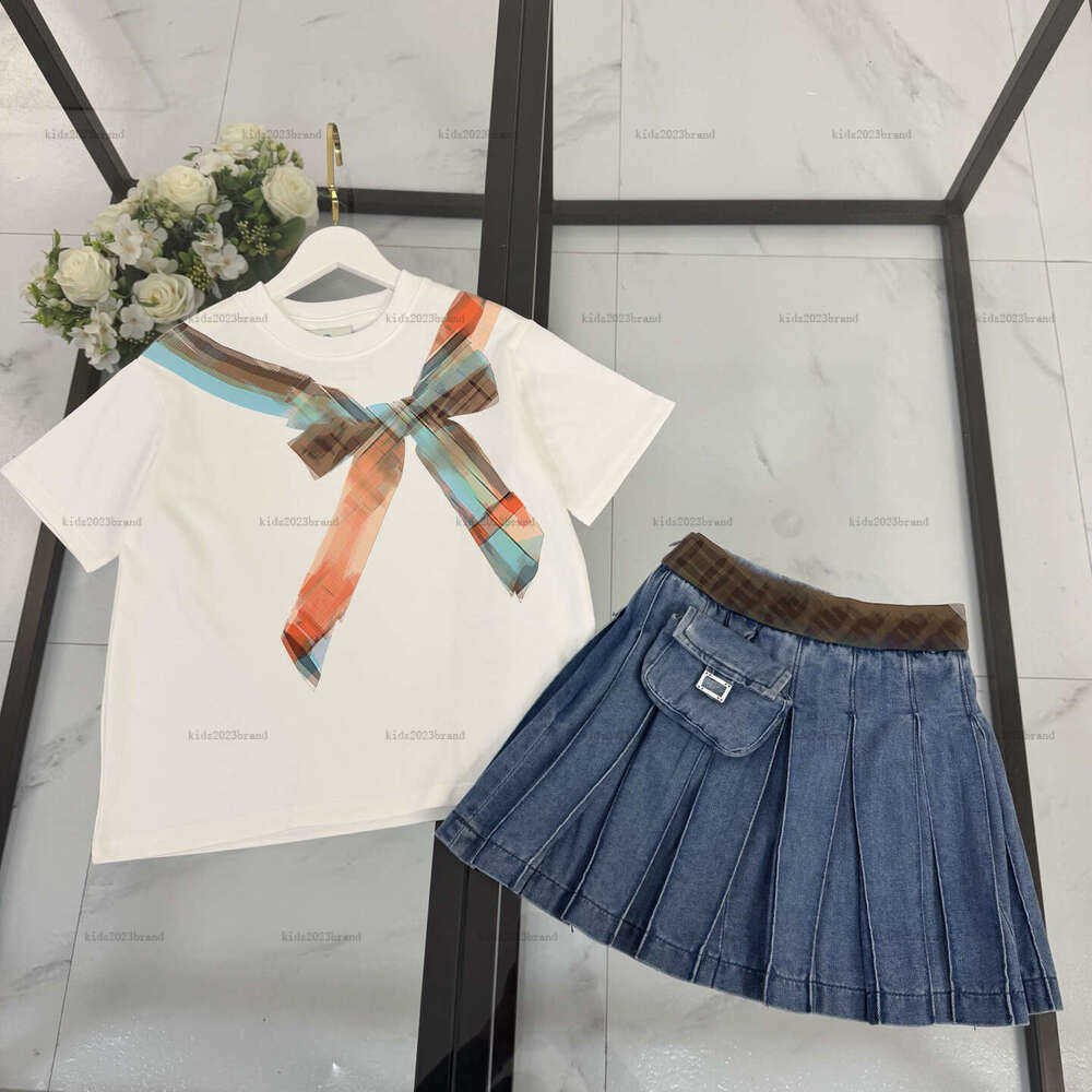 New girls dress suit Fake scarf decoration baby two-piece Summer kids designer clothes T-shirts and Pocket decoration denim skirt A062X02N022