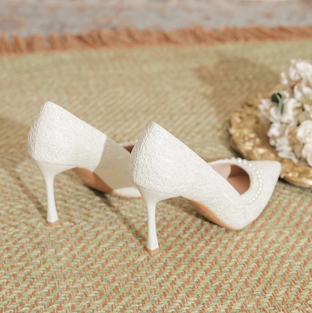 High Heels Womens Pearl Lace High Heels Womens Thin Heels Pointed Bridesmaids Solid Color Large Size Wedding Shoes 260123