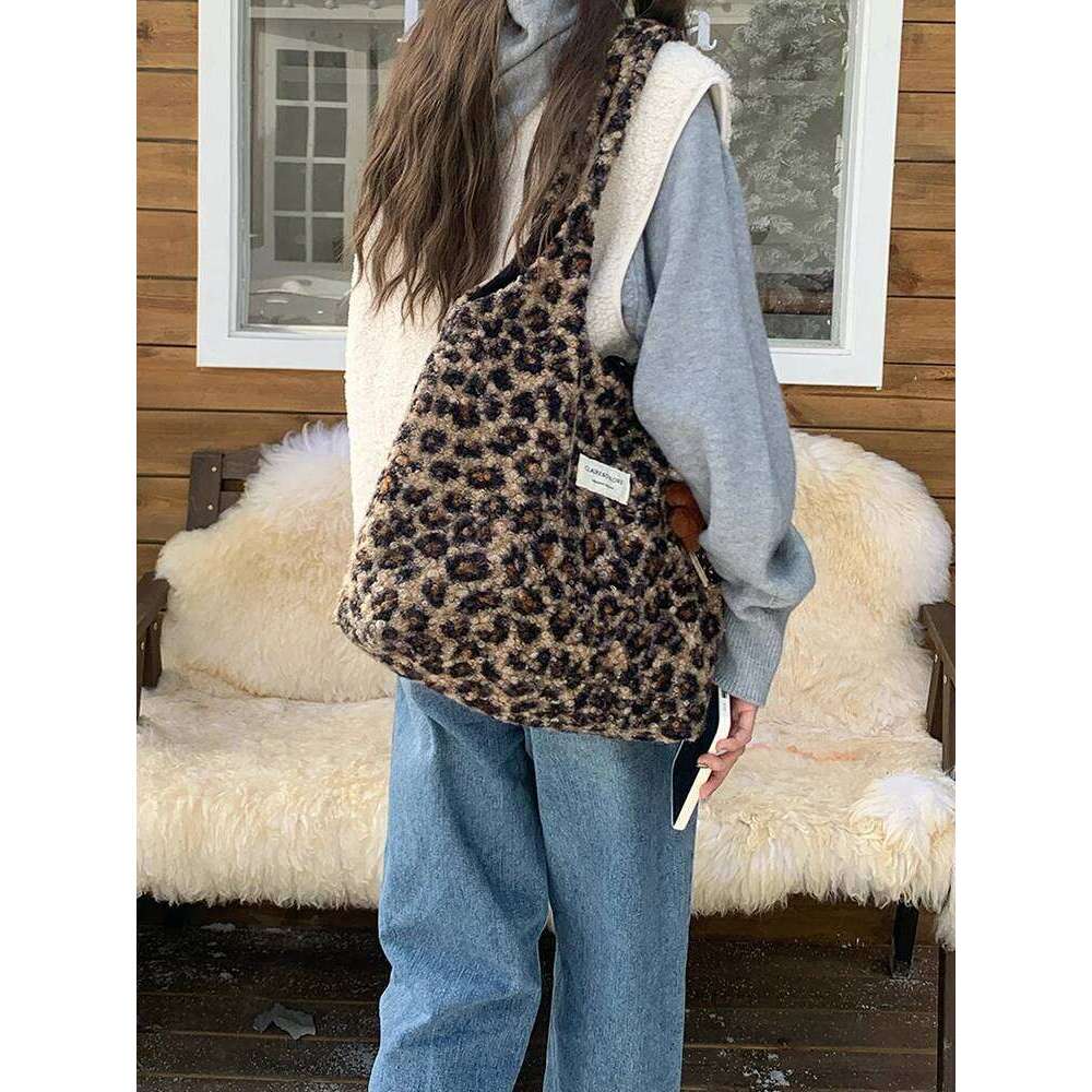 2025 autumn/winter new leopard print plush fashionable and casual shoulder bag, women's daily commuting bag Z260130