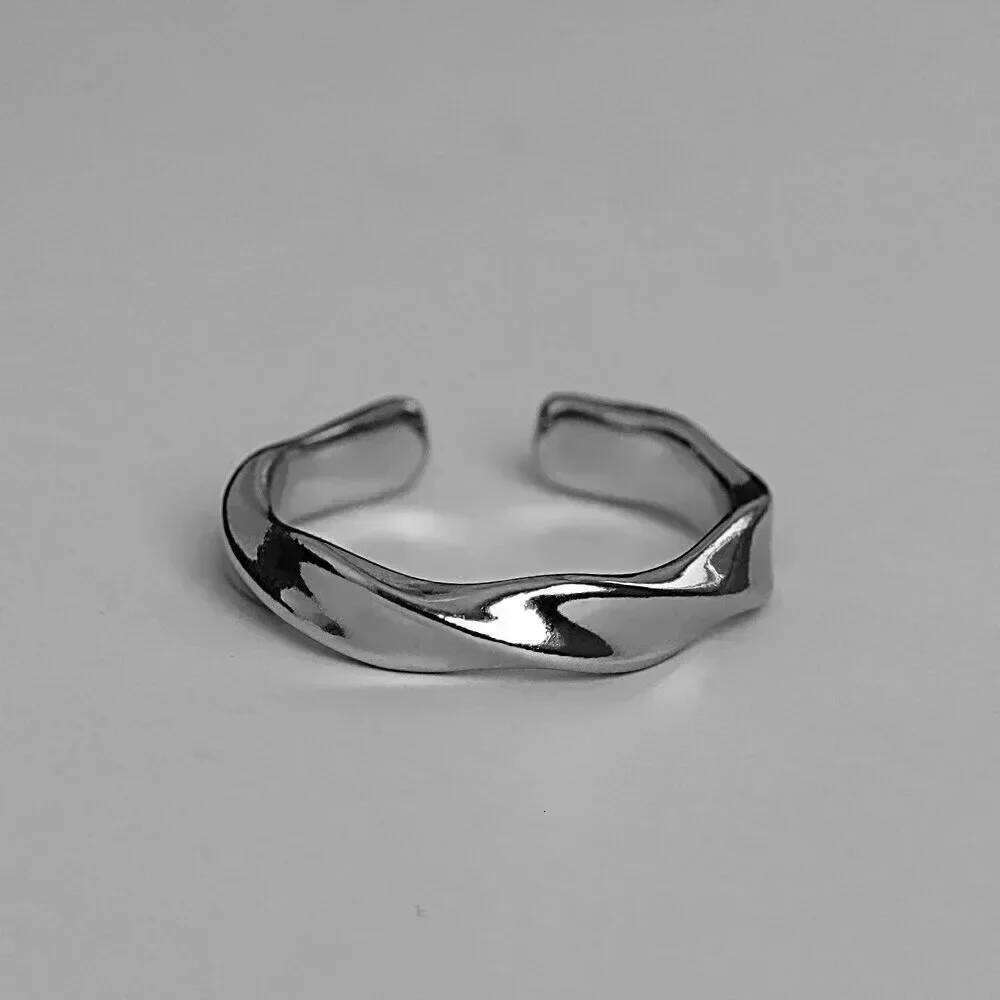 Rings for Men Women Trend Design Metal Twist Simple Open Adjustable Finger Ring Jewelry Wedding Anillos XJ260130